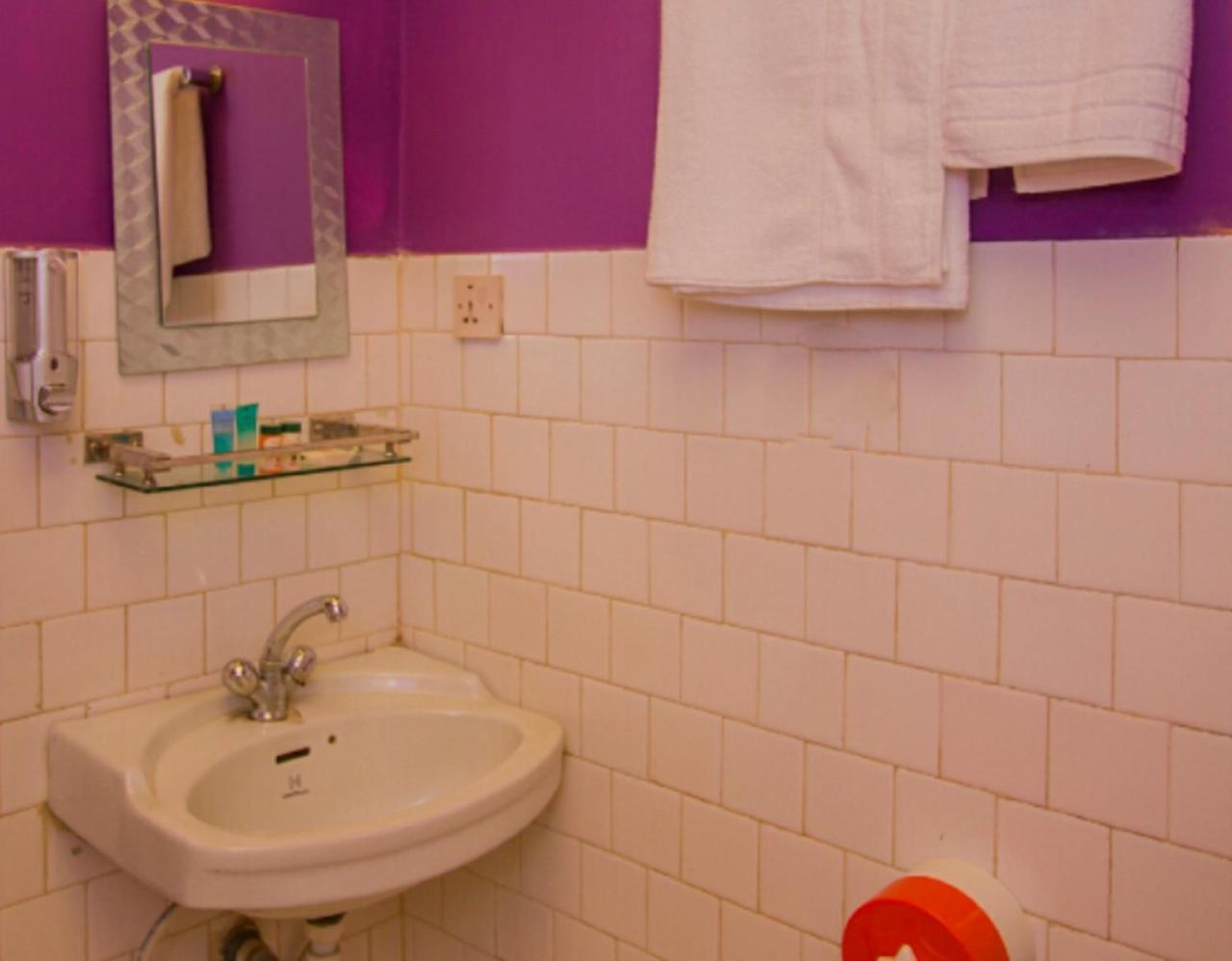 Oyo 166 Kathmandu Tourist Home מראה חיצוני תמונה